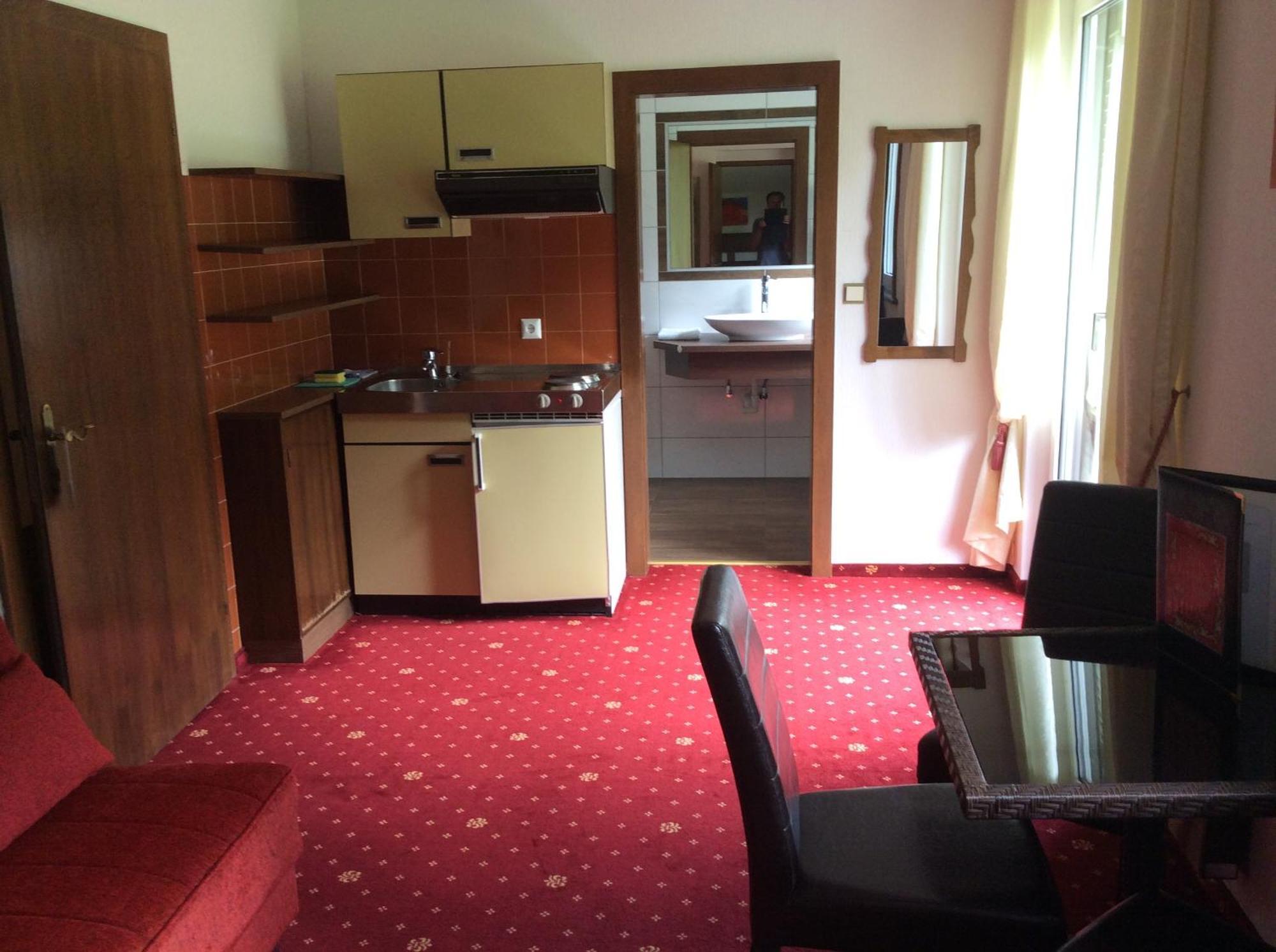 Villa Desiree - Hotel Garni - Adults Only Villach Exterior foto