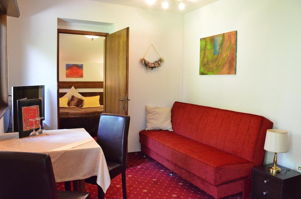 Villa Desiree - Hotel Garni - Adults Only Villach Habitación foto